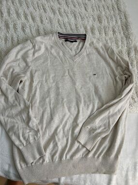 Tommy Hilfiger Men's V-Neck Sweater in Light Cream